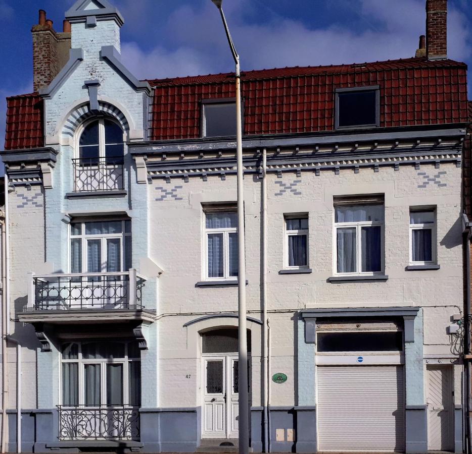 A La Villa Perroy Les Chambres Sont Spacieuses Et Les Petit-Dejeuners Offerts ダンケルク エクステリア 写真