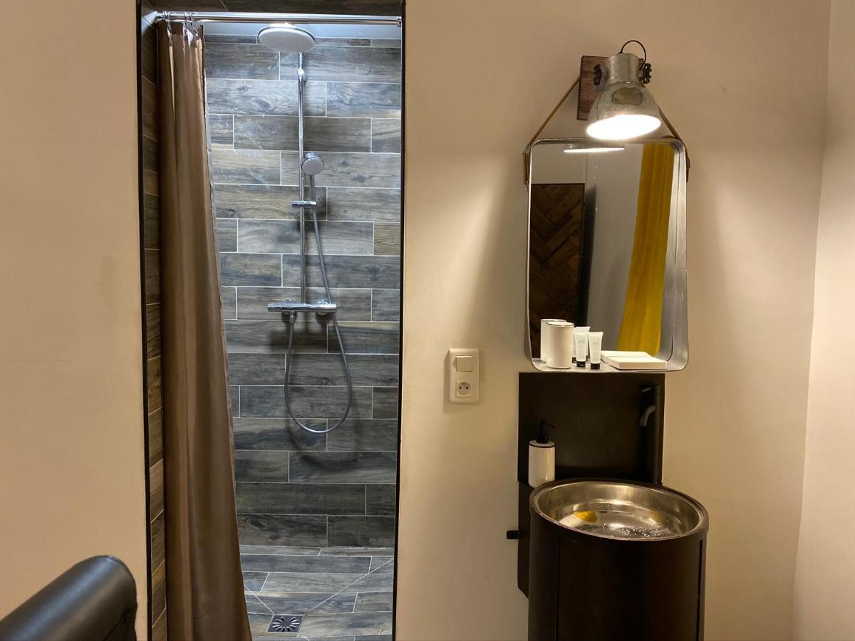 A La Villa Perroy Les Chambres Sont Spacieuses Et Les Petit-Dejeuners Offerts ダンケルク エクステリア 写真