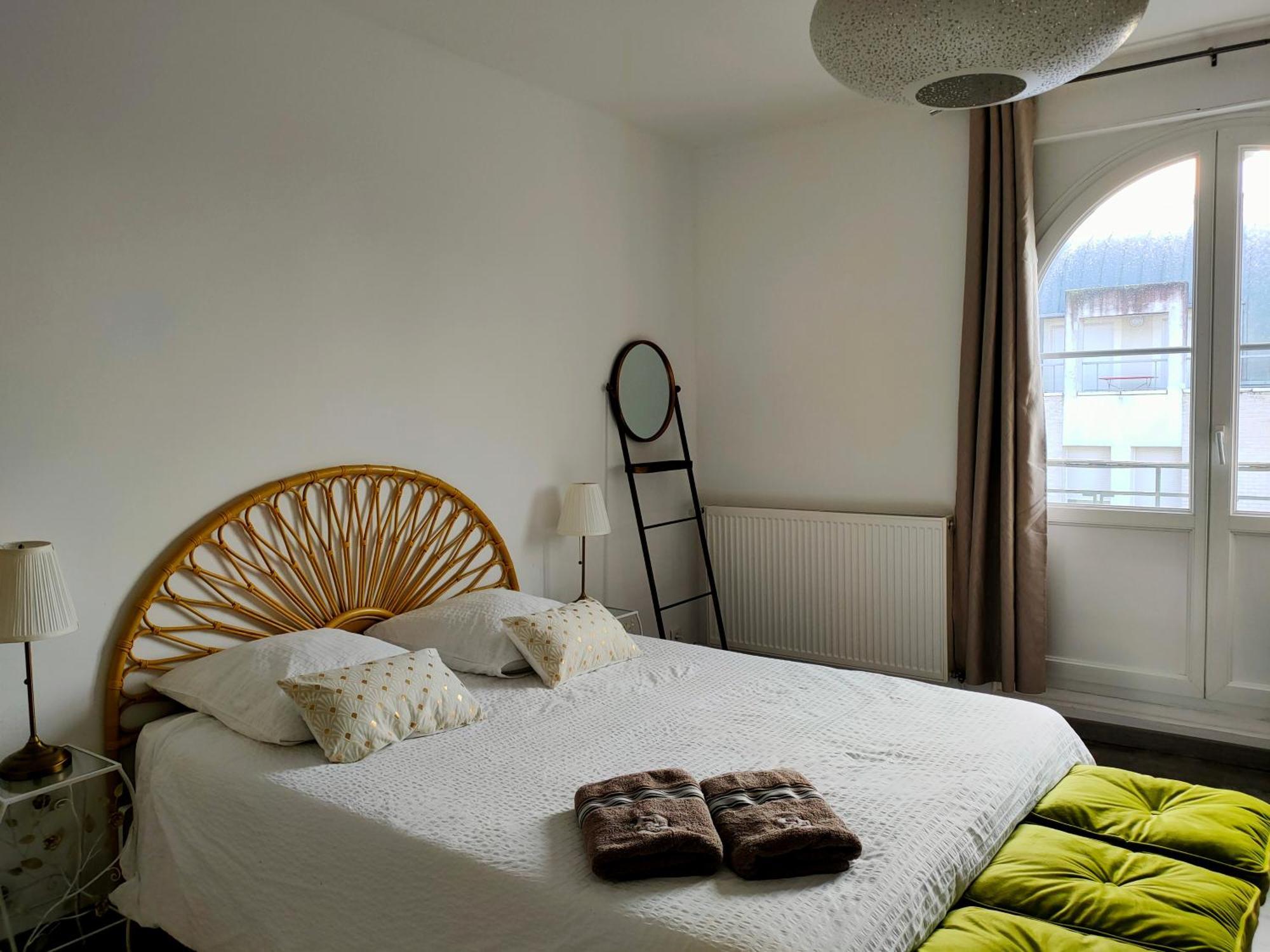 A La Villa Perroy Les Chambres Sont Spacieuses Et Les Petit-Dejeuners Offerts ダンケルク エクステリア 写真